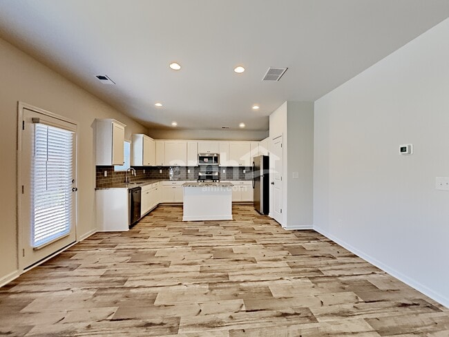 Building Photo - 356 Winston Cir