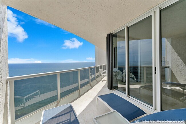 Building Photo - 3200 N Ocean Blvd