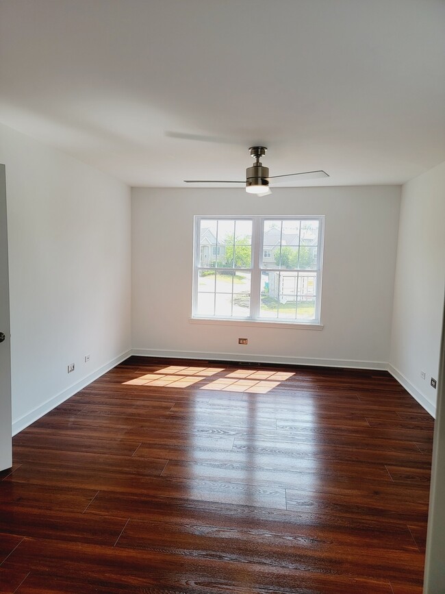 Building Photo - 2700 Woodmere Dr