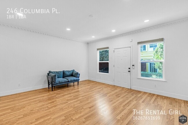 Building Photo - 246 Columbia Pl