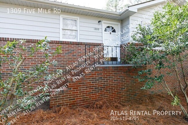 Building Photo - 1309 5 Mile Rd