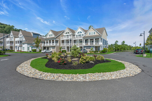 Foto del edificio - 23 Lighthouse Point Rd