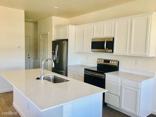 Building Photo - 3 br, 3 bath Townhome - 9776 Clermont Lane