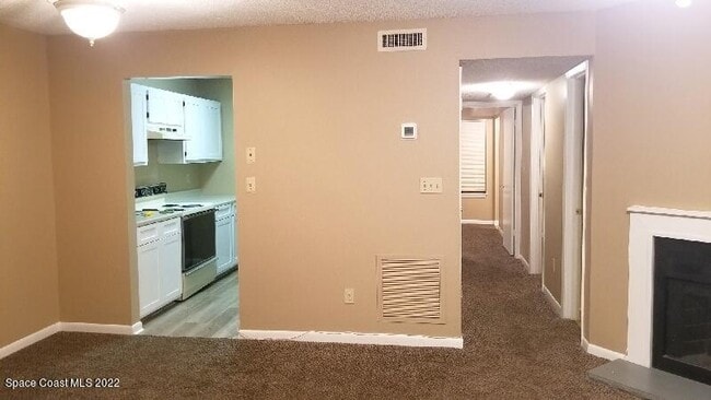 Building Photo - 3555 Sable Palm Ln