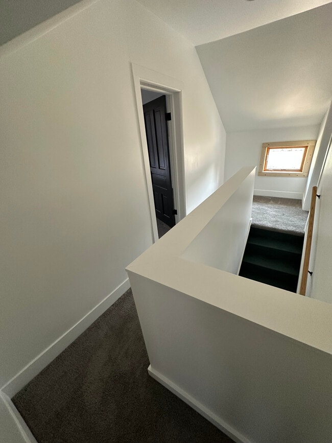 Building Photo - 303 Esterly St