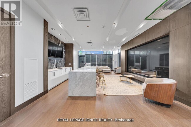 Building Photo - 1461 Lawrence Ave W