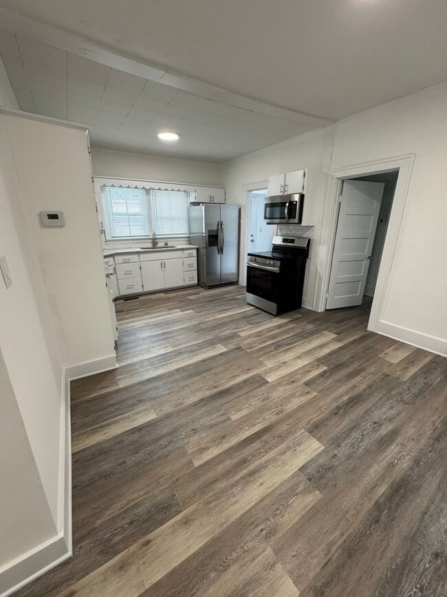 Building Photo - Spacious 2 bedroom, 1 bathroom house is Madisonville, KY