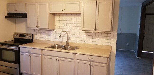 Brand new kitchen - 311 N Crater Rd