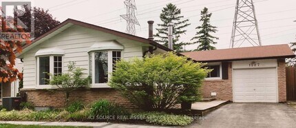 Building Photo - 1527 Rusholme Crescent