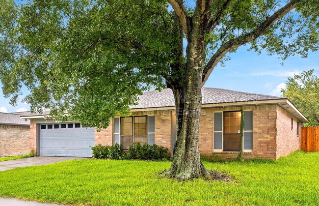 Foto del edificio - 6009 Leafwood Cir