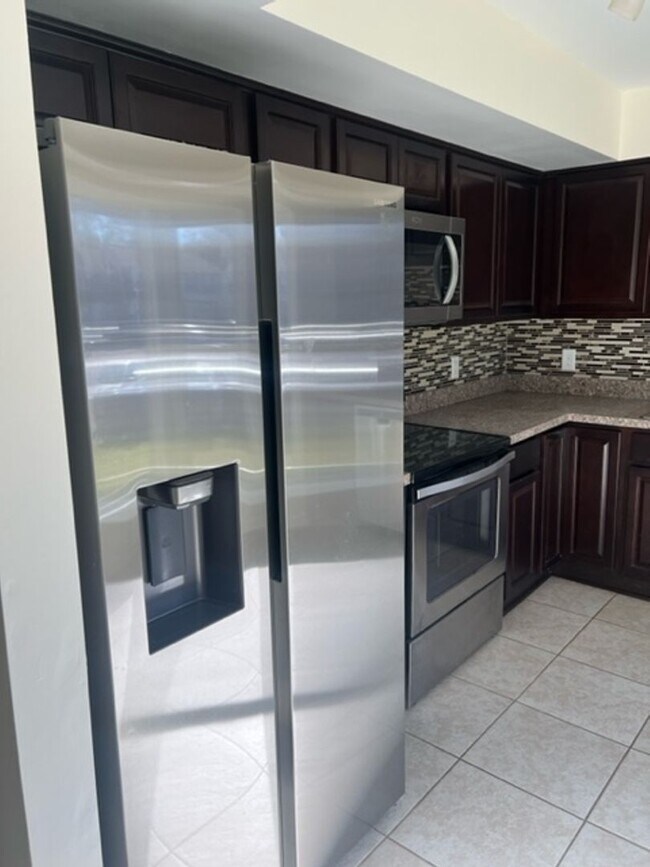 Foto del edificio - 5382 Leicester Ct