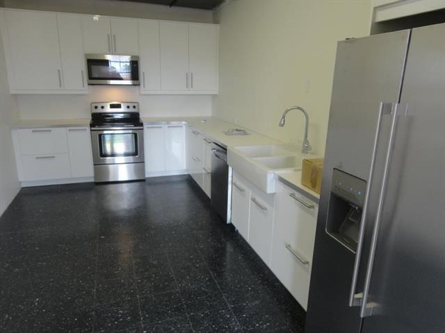 Foto del edificio - 907 W Jefferson Blvd