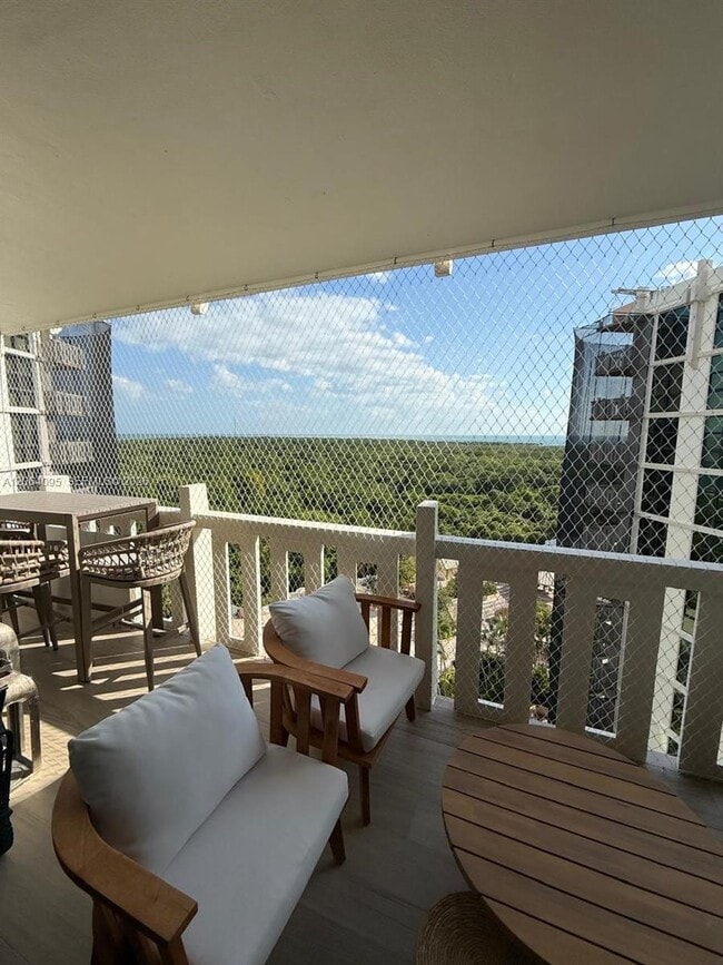 Building Photo - 1111 Crandon Blvd