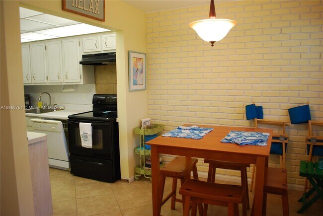 Building Photo - 108 Bravado Ln