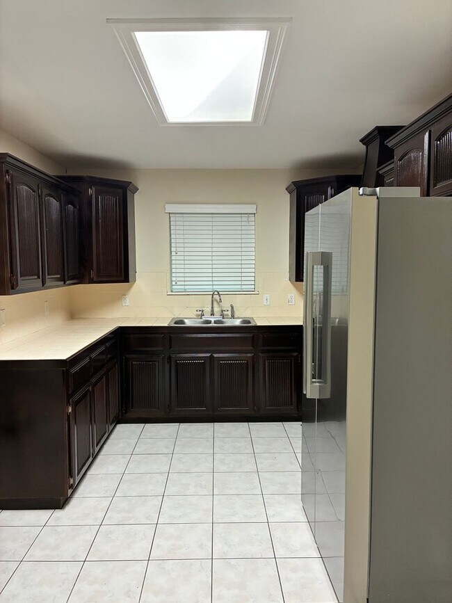 Building Photo - 3215 Campanario Cir