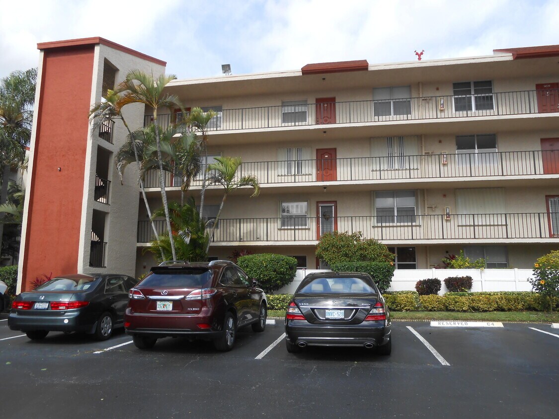 14747 Cumberland Dr Unit 301, Delray Beach, FL 33446 Condo for Rent