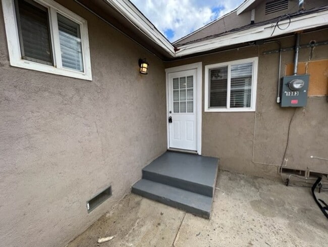 Building Photo - 1083 E Nocta St