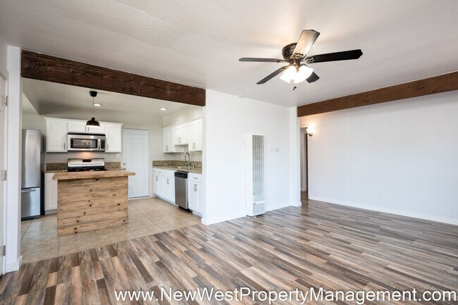Building Photo - Charming Rolando Park 2 Bedroom, Small Pet...