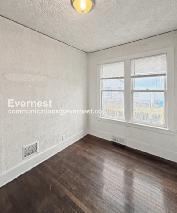 Building Photo - 11391 Belleterre Ave