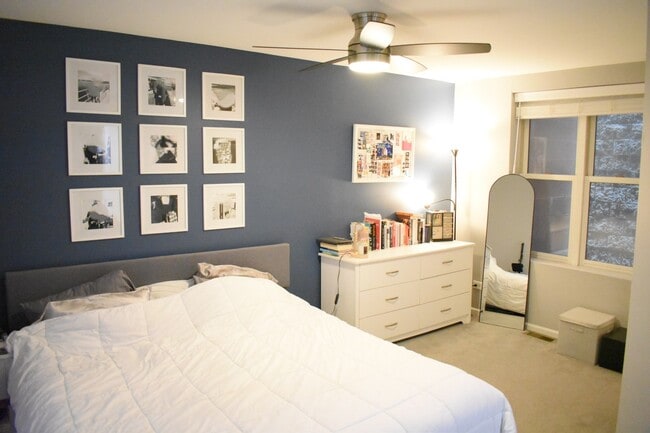 Foto del edificio - 2851 N Southport Ave