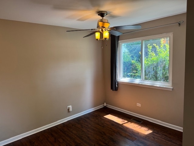 Building Photo - 303 Newport Ln