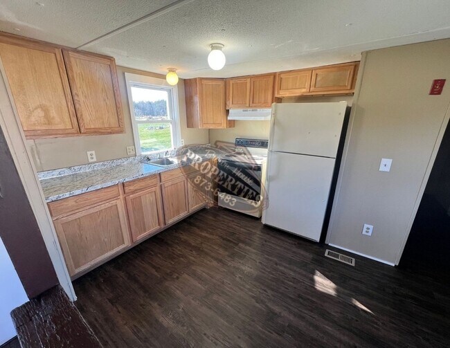 Foto del edificio - | 1592 Hill Road, Canaan, ME 04924 | 3 Bed | 1 Bath |