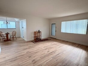 Building Photo - 15091 Ashland Cir