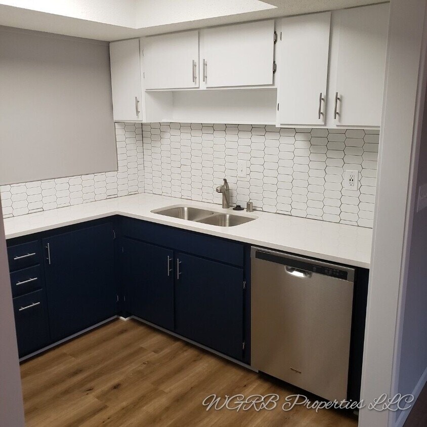 Foto principal - 6308 Barrie Rd