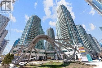 Building Photo - 10-3310 Yonge St