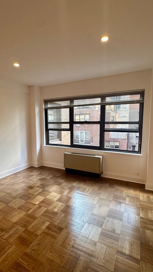 Foto del edificio - 140 E 56th St