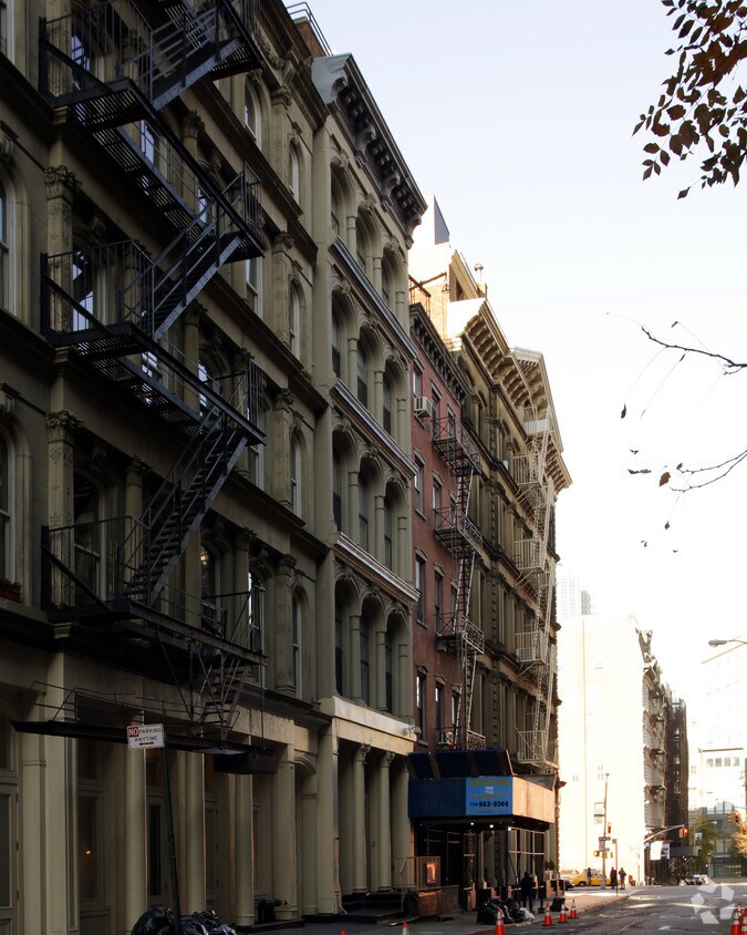 Primary Photo - 41 White St