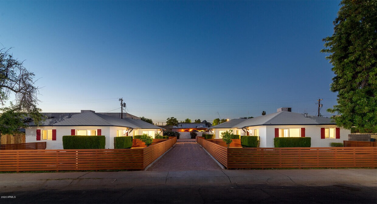 Foto principal - 2436 E Amelia Ave