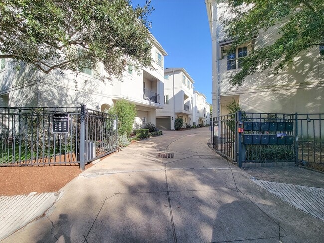 Building Photo - 12 Hermann Park Ct