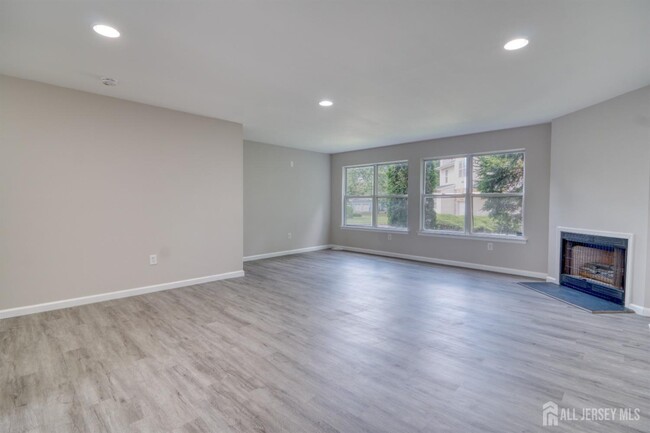 Building Photo - 149 Keswick Dr