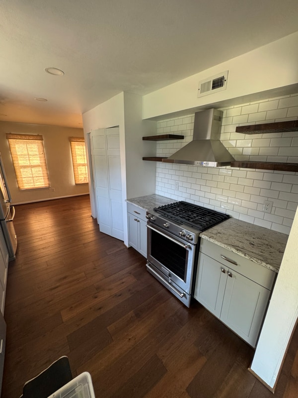 Building Photo - 210 73rd St