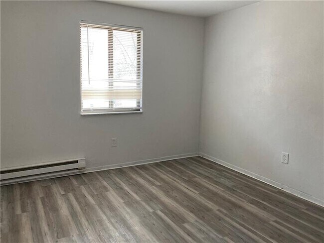Building Photo - 200 Milltown Rd