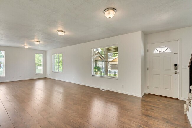 Foto del edificio - 8637 Goldenrain Cir