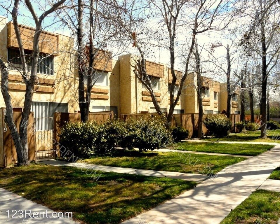 Primary Photo - 43917 Challenger Way