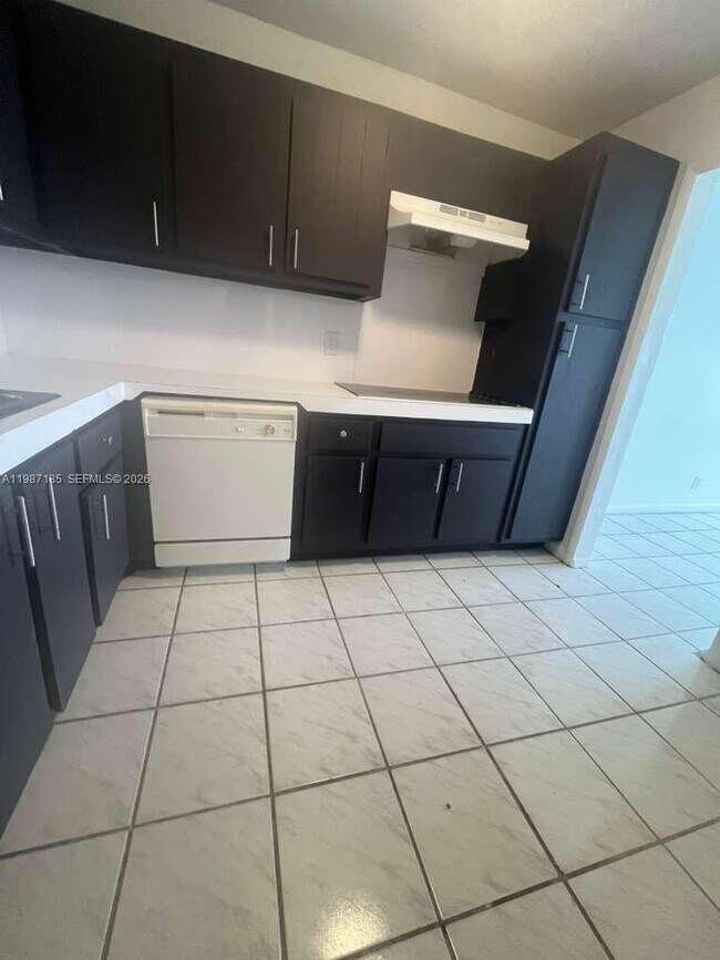Foto del edificio - 2025 NE 164th St