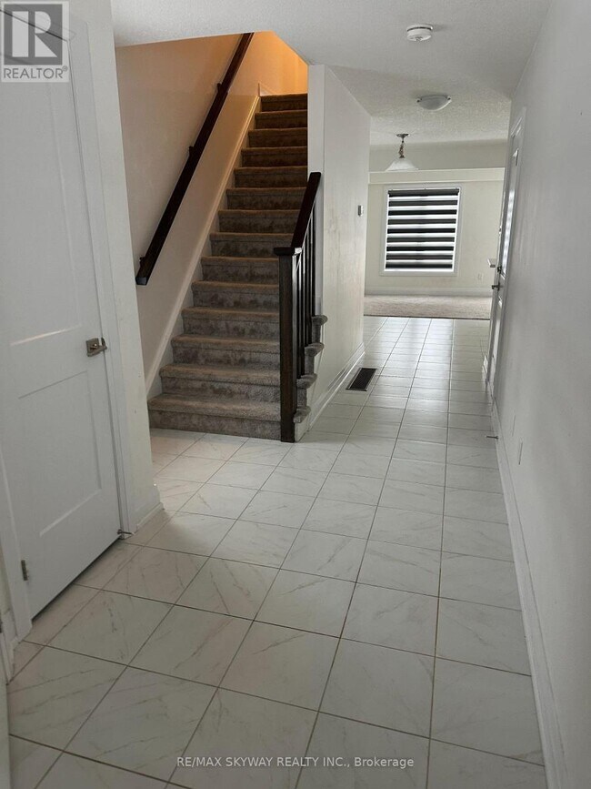 Photo du bâtiment - 163 Stonebrook Wy