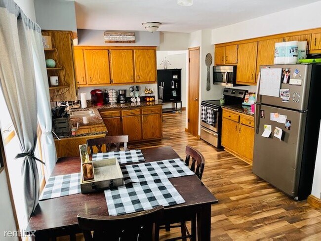 Building Photo - 4 br, 2.5 bath House - 21800 Gareth Ln