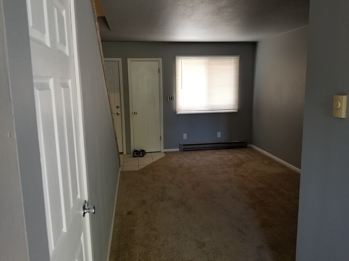 3029 Ross Dr Unit Y6, Fort Collins, CO 80526 Apartments in Fort