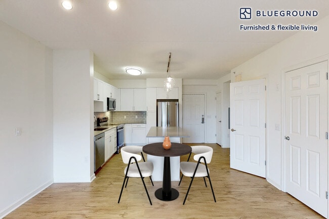 Foto del edificio - 3 Chrysler Rd