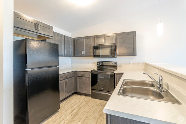 1BR, 1BA - 660SF - City's Edge
