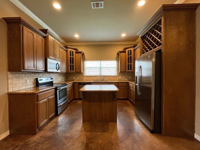 Building Photo - 3 Bedroom Home available for rent.   Refrigerator, washer and dryer included.