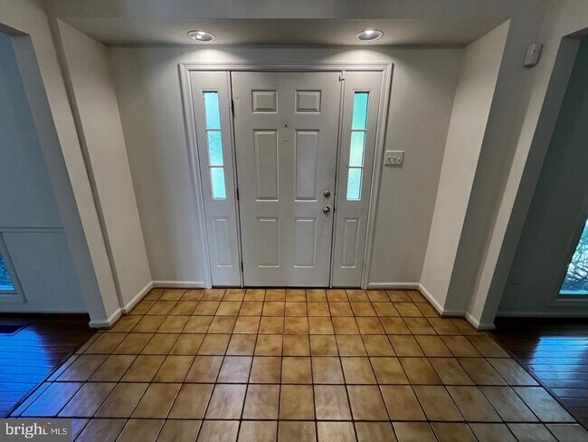 Foto del edificio - 1103 Halesworth Dr