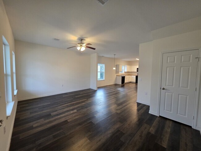 Foto del edificio - 3/2.5/2 Ready for Move in