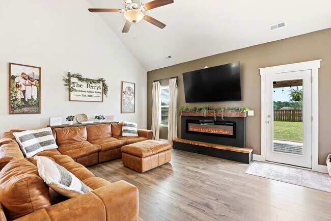 Building Photo - 409 Gooseneck Ln