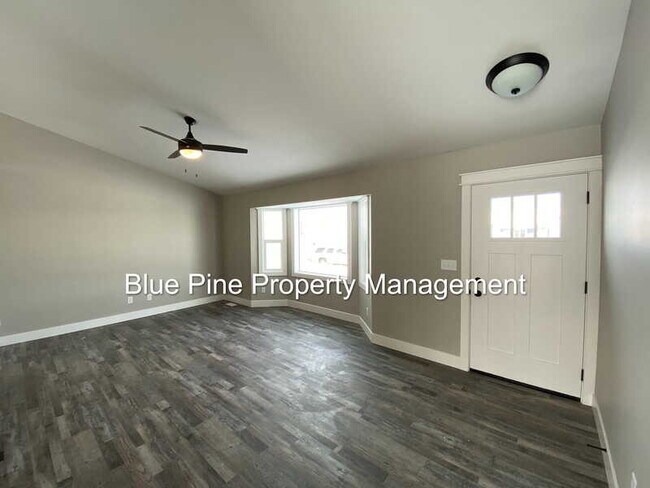 Building Photo - 583 Lincoln St
