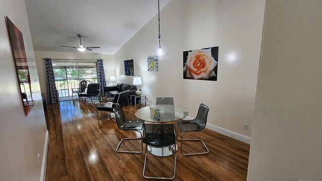 Foto del edificio - 3151 SE Aster Ln